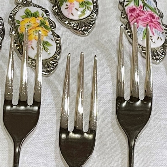 🟡Vintage Floral Set of Spoons & Forks - Picture 16 of 17
